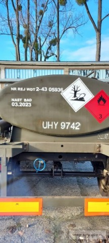 Cysterna paliwowa 4M3 na przyczepie D-46A CP-4 