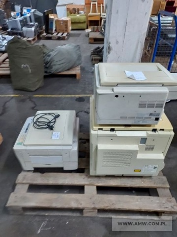 Sprzęt kulturalno-oświatowy - pakiet zawierający 46 poz. asort. (wg oddzielnego wykazu), w tym m.in.: magnetowidy, monitory, odbiorniki TV, kserokopiarki itp. 