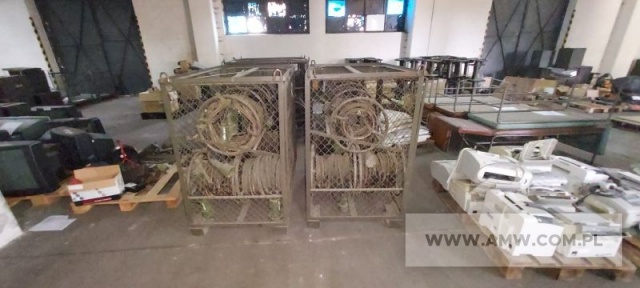 Magazyn przewodów energetycznych MPE-36 na dwóch paletach 