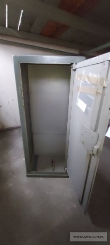 Sprzęt kwaterunkowy - pakiet zawierający 7 poz. asort. (wg oddzielnego wykazu), w tym m.in.: szafy metalowe na akta, sejf itp. 