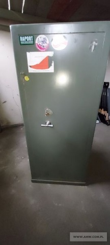 Sprzęt kwaterunkowy - pakiet zawierający 7 poz. asort. (wg oddzielnego wykazu), w tym m.in.: szafy metalowe na akta, sejf itp. 