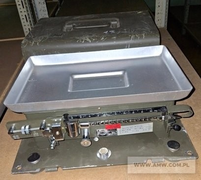 Sprzęt służby żywnościowej – pakiet zawierający 36 poz. asort. (wg oddzielnego wykazu), w tym m.in.: wagi dziesiętne i stołowe WPK-20, czerpaki, puszki aluminiowe, widelce kuchenne, noże i tasaki, worki różne itp. 