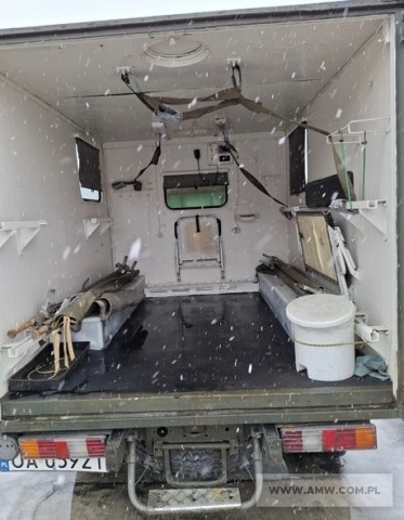 Samochód sanitarny 4-noszowy TARPAN IVECO (bez wciągarki i wyposażenia) 