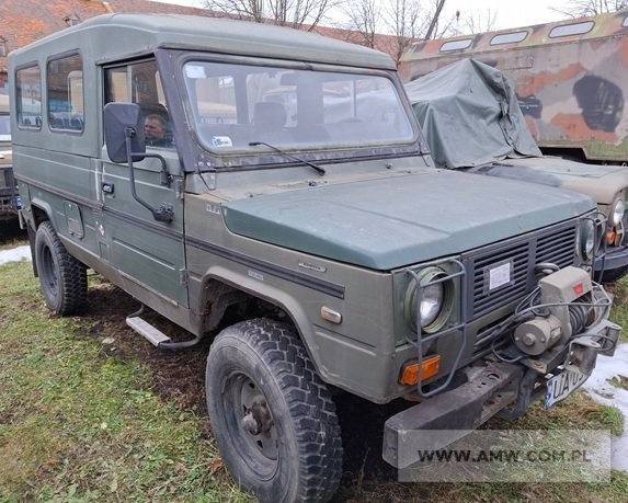 Samochód ciężarowo-osobowy wysokiej mobilności HONKER 2324 (z wciągarką) 