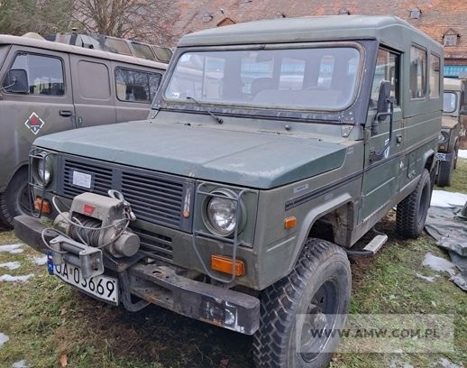 Samochód ciężarowo-osobowy wysokiej mobilności HONKER 2324 (z wciągarką) 