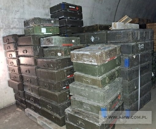 Odpadowe opakowania z drewna (zużyte skrzynie drewniane po środkach bojowych przechowywane na wolnym powietrzu oraz częściowo w magazynie, załadunek we własnym zakresie) (kod odpadu 15 01 03) 