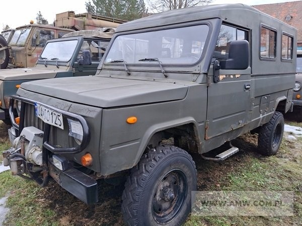 Samochód ciężarowo-osobowy wysokiej mobilności HONKER 2000 typ 2424 (z wciągarką) 