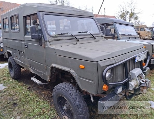 Samochód ciężarowo-osobowy wysokiej mobilności HONKER 2000 typ 2424 (z wciągarką) 