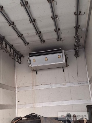 Samochód chłodniczy na podwoziu samochodu STAR-200 