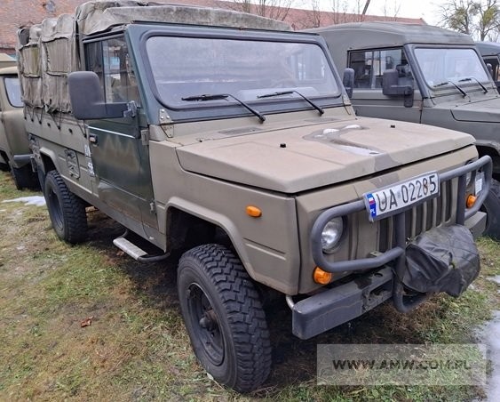 Samochód ciężarowo-osobowy wysokiej mobilności HONKER 2000 typ 2424 (z wciągarką) 