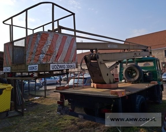 Podnośnik montażowy hydrauliczny P-183 na samochodzie STAR 200 (brak dopuszczenia do eksploatacji przez UDT) 
