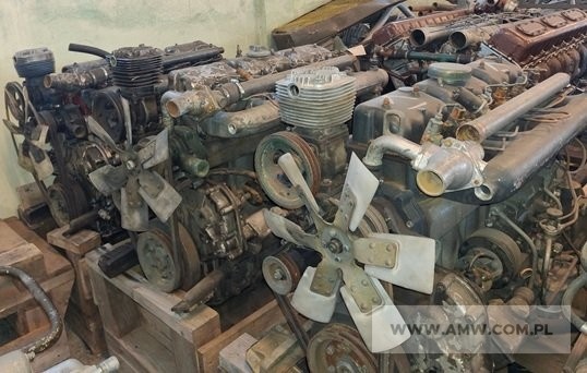Silniki spalinowe (z demontażu) - pakiet zawierający 3 poz. asort. w tym: silniki wysokoprężne S-359M 359-29-230 - 3 szt., silnik turbodoładowany 4CT90-1/A5/6 7300443107 - 1 szt., silnik kompletny 375-1000260B - 1 szt. 