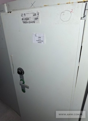 Szafy stalowe na akta (8 szt.) - pakiet zawierający 8 poz. asort., w tym: szafa stalowa na akta klasy B - 5 szt., szafa stalowa na akta klasy C - 1 szt., szafa na akta metalowa klasy C 1500x700x500 mm - 1 szt., szafa na akta metalowa 1 - drzwiowa klasy C 1600x700x500 mm - 1 szt. 