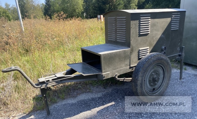Prostownik krzemowy na przyczepie jednoosiowej 1,5 t 
