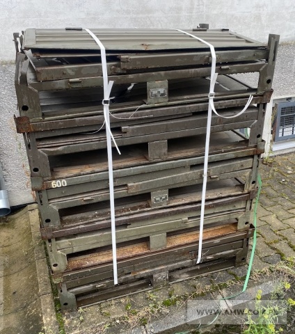 Sprzęt i środki zaopatrzenia logistycznego - pakiet zawierający 2 poz. asort., w tym: drut kolczasty podwójny ocynkowany - 500 kg. pojemnik metalowy paleta XPZ4 - 20 szt. 