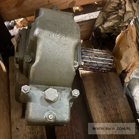 Części zamienne do samochodu STAR 660 - pakiet zawierający 10 poz. asort. (wg oddzielnego wykazu), w tym m.in.: mechanizm różnicowy 408.27.249 - 6 szt.. półoś z przegubami prawa A66.29.14X - 15 szt.. resor przedni A66.14.01X - 21 szt. itp. 