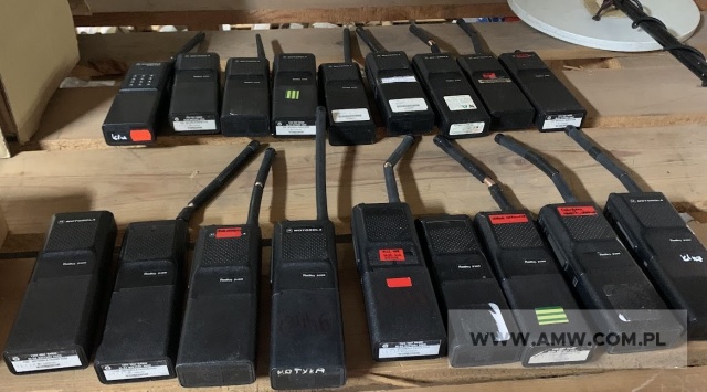 Radiotelefony (20 szt.) - pakiet zawierający 20 poz. asort. (wg oddzielnego wykazu), w tym: radiotelefon CB PRESIDENT HARRY II CLAS - 1 szt.. radiotelefon MOTOROLA GP340 przenośny - 1 szt.. radiotelefon MOTOROLA P-200 - 18 szt. 