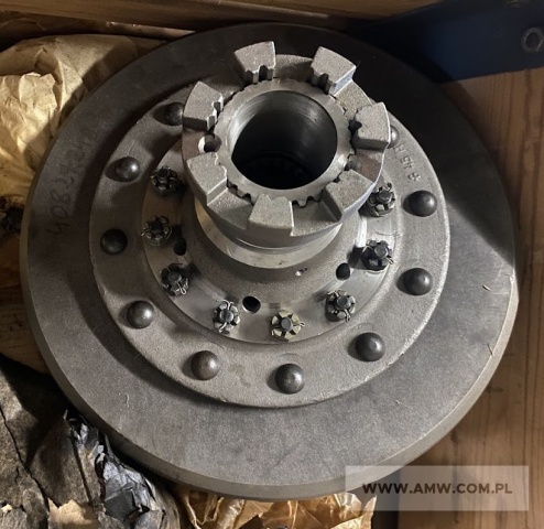 Części zamienne do samochodu STAR 660 (30 szt.) - pakiet zawierający 4 poz. asort., w tym.: mechanizm różnicowy 408.27.249 - 1 szt.. rozrusznik R5BW 823.000.2 - 16 szt., wał napędowy 14.6-20.732.5 - 13 szt. 