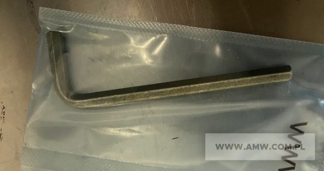 Narzędzia skrawające - pakiet zawierający 13 poz. asort. (wg oddzielnego wykazu), w tym m.in.: gwintowniki krótkie M18 - 122 kpl.. klucz hakowy S-022 - 130 szt.. narzynki okrągłe do gwintu metrycznego (różne rodzaje) - 210 szt. itp. 