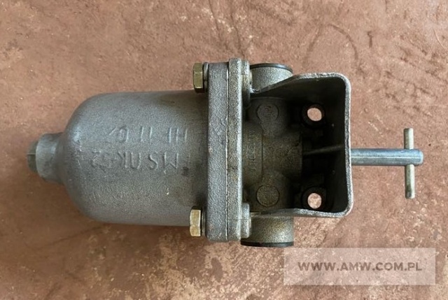 Części zamienne do samochodu STAR 660 - pakiet zawierający 32 poz. asort. (wg oddzielnego wykazu), w tym m.in.: tłok 601-03-123-04-2 - 21 szt.. wałek napędowy A25-22-16 - 6 szt.. wałek zdawczy skrzyni biegów A25.22.02 - 7 szt.. zestaw naprawczy silnika 0000-8274 - 4 szt. itp. 