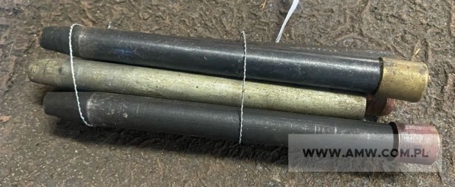 Narzędzia i materiały warsztatowe - pakiet zawierający 39 poz. asort. (wg oddzielnego wykazu), w tym m.in.: papier ścierny NSHA - 6 szt.. przebijak blacharski okrągły - 10 szt.. wybijak specjalny 440-690-000 - 6 szt.. wycinak do otworów okrągłych - 31 szt. itp. 