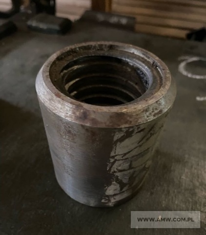 Części zamienne do podnośników typu żuraw (353 szt.) - pakiet zawierający 55 poz. asort. (wg oddzielnego wykazu), w tym m.in.: cylinder hydrauliczny ZSH-6 212-108-00 - 6 szt.. koło zębate napędzające                             OH-250-1012 - 4 szt.. koła linowe (różne rodzaje) - 48 szt.. panewka łożyska 2B 210-519-11 - 27 szt.. hamulec 17-231-41-00 - 3 szt. itp. 