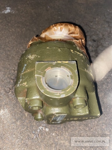 Części zamienne do podnośników typu żuraw (454 szt.) - pakiet zawierający 52 poz. asort. (wg oddzielnego wykazu), w tym m.in.: cylinder hydrauliczny ZSH-6 212-108-00 - 7 szt.. silnik hydrauliczny M2C 1613B8C21D - 1 szt.. rozrusznik elektromagnetyczny - 1 szt.. pokrywa zbiornika  6S-1-41-210-504-01 - 34 szt.. szczęki hamulca różne - 30 szt. itp. 