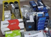 Części zamienne do samochodów ALFA ROMEO - pakiet zawierający 63 poz. asort. (wg oddzielnego wykazu), w tym m.in.: koło dwumasowe Valeo, tarcze i klocki hamulcowe, pompy wody, tuleje wahacza, wahacze, filtry oleju, łączniki stabilizatora, chłodnica wody itp. 
