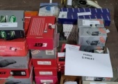 Części zamienne do samochodów FORD - pakiet zawierający 84 poz. asort. (wg oddzielnego wykazu), w tym m.in.: filtry oleju, paliwa i powietrza, tarcze i klocki hamulcowe, paski rozrządu, amortyzatory, tarcze sprzęgła itp. 