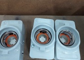 Elektryczne materiały eksploatacyjne - pakiet zawierający 9 poz. asort. (wg oddzielnego wykazu), w tym m.in.: skrzynka żeliwna typ WSPC-80, gniazda bezpiecznikowe, wstawki dolne 25A 500V itp. 