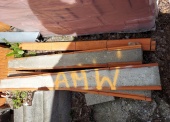 Elementy budowlane - pakiet zawierający 12 poz. asort. (wg oddzielnego wykazu), w tym m.in.: belki stropowe, dwuteownik, pustaki stropowe itp. 