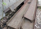 Elementy budowlane - pakiet zawierający 12 poz. asort. (wg oddzielnego wykazu), w tym m.in.: belki stropowe, dwuteownik, pustaki stropowe itp. 
