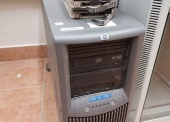 Sprzęt informatyczny - pakiet zawierający 17 poz. asort. (wg oddzielnego wykazu), w tym m.in.: serwer HP PROLIANT ML350T04, przełączniki LINKSYS, komputery AIO LENOVO itp. 