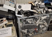 Zużyte urządzenia elektryczne i elektroniczne (m.in.: kamery, telewizory, monitory, czujki, pralki, sprzęt komputerowy bez dysków twardych, lampki, elektryczny piec akumulacyjny itp.) /kod odpadu 16 02 14/ 