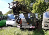 Żuraw R-101 na samochodzie JELCZ-325 (udźwig 10 ton, brak podstawek pod łapy stabilizujące prace dźwigu, brak lusterek) 