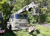 Żuraw R-101 na samochodzie JELCZ-325 (udźwig 10 ton) 