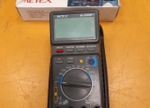 Sprzęt elektroniczny - pakiet 17 poz. asort. (wg oddzielnego wykazu), w tym m.in.: wtyczki, kable, zasilacze itp. 