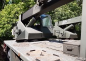 Żuraw R-101 na samochodzie JELCZ-325 (udźwig 10 ton, brak podstawek pod łapy stabilizujące prace dźwigu, brak lusterek) 