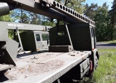 Żuraw R-101 na samochodzie JELCZ-325 (udźwig 10 ton, brak podstawek pod łapy stabilizujące prace dźwigu, brak lusterek) 