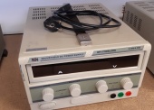 Sprzęt elektroniczny - pakiet 17 poz. asort. (wg oddzielnego wykazu), w tym m.in.: wtyczki, kable, zasilacze itp. 