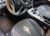 Samochód osobowy OPEL INSIGNIA COSMO 1.6T ECOTEC (powypadkowy, rozbity lewy przód samochodu oraz uszkodzony tylny zderzak) 