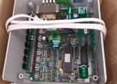 Sprzęt elektroniczny - pakiet 17 poz. asort. (wg oddzielnego wykazu), w tym m.in.: wtyczki, kable, zasilacze itp. 