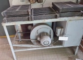 Materiały i sprzęt infrastruktury - pakiet zawierający 4 poz. asort. w tym: stół spawalniczy z wyciągiem 1280x640x830 mm - 1 szt., słupki ogrodzeniowe metalowe do zabetonowania 6x2800 mm - 50 szt., wiertarka elektryczna CELMA PRCB - 1 szt., spawarka transformatorowa ET-1-115 - 1 szt.  