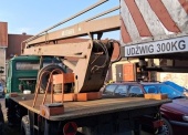 Podnośnik montażowy hydrauliczny P-183 na samochodzie STAR 200 (brak dopuszczenia do eksploatacji przez UDT) 