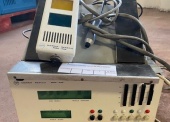 Sprzęt medyczny i psychomotoryczny - pakiet zawierający 11 poz. asort. (wg oddzielnego wykazu), w tym m.in.: aparat krzyżowy K-03 - 1 kpl.. cyfrowy miernik czasu reakcji MRK80 - 1 kpl.. aparat wrażenia optycznego W01 - 1 szt.. skrzynia izotermiczna duża do krwi - 2 szt. itp. 