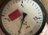 Sprzęt metrologiczny (34 szt.) - pakiet zawierający 27 poz. asort. (wg oddzielnego wykazu), w tym: manometry różnego typu - 28 szt.. termometry różnego typu - 6 szt. 