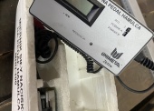 Urządzenia warsztatowe - pakiet zawierający 5 poz. asort. (wg oddzielnego wykazu), w tym: suszarka elektryczna komorowa SKME-4 - 1 szt.. diesel-adapter z obrotomierzem DT-112 - 1 szt.. liniał teleskopowy MESSFIX - 2 szt.. miernik siły nacisku na pedał hamulca MNH-100 - 1 kpl. 