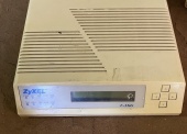 Sprzęt służby łączności - pakiet zawierający 22 poz. asort. (wg oddzielnego wykazu), w tym m.in.: modem ZYXEL U 336S - 10 szt.. centrala EACA-32NN - 1 kpl.. oscyloskop BM-566A - 1 szt. itp. 