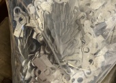 Materiały budowlane - pakiet zawierający 22 poz. asort. (wg oddzielnego wykazu), w tym m.in.: nakrętka M 8x1-5-B PN82144 - 6,932 kg. podkładki odginane różne - 55,15 kg. gwoździe budowlane różne                             - 11,85 kg itp. 