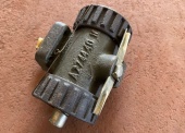 Części zamienne do samochodu STAR 660 - pakiet zawierający 12 poz. asort. (wg oddzielnego wykazu), w tym m.in.: cylinder hamulca A27-44-40X - 9 szt.. drzwi lewe N66-E3-07-00 - 3 szt... filtr oleju bocznikowy KPL G-153.00.00 - 93 szt.. głowica 4421-9-004-1 - 279 szt. itp. 